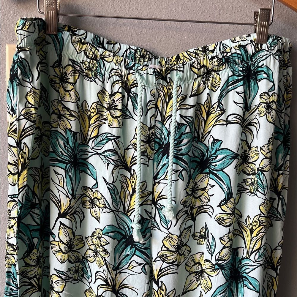Beach Riot Tropical Pants - Picture 8 of 8